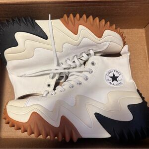 CONVERSE
RUN STAR MOTION - WHITE/BLACK